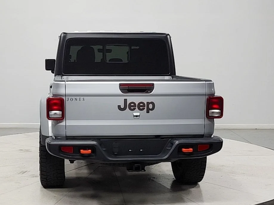 Used 2022 Silver Jeep Mojave image 6