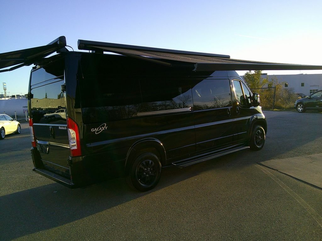 Used 2024 Black RAM High Roof image 18
