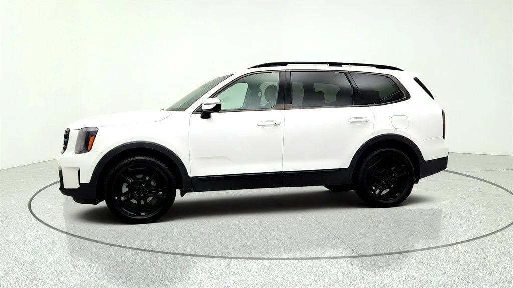 Used 2025 Glacial White Pearl Kia EX X-Line AWD image 8