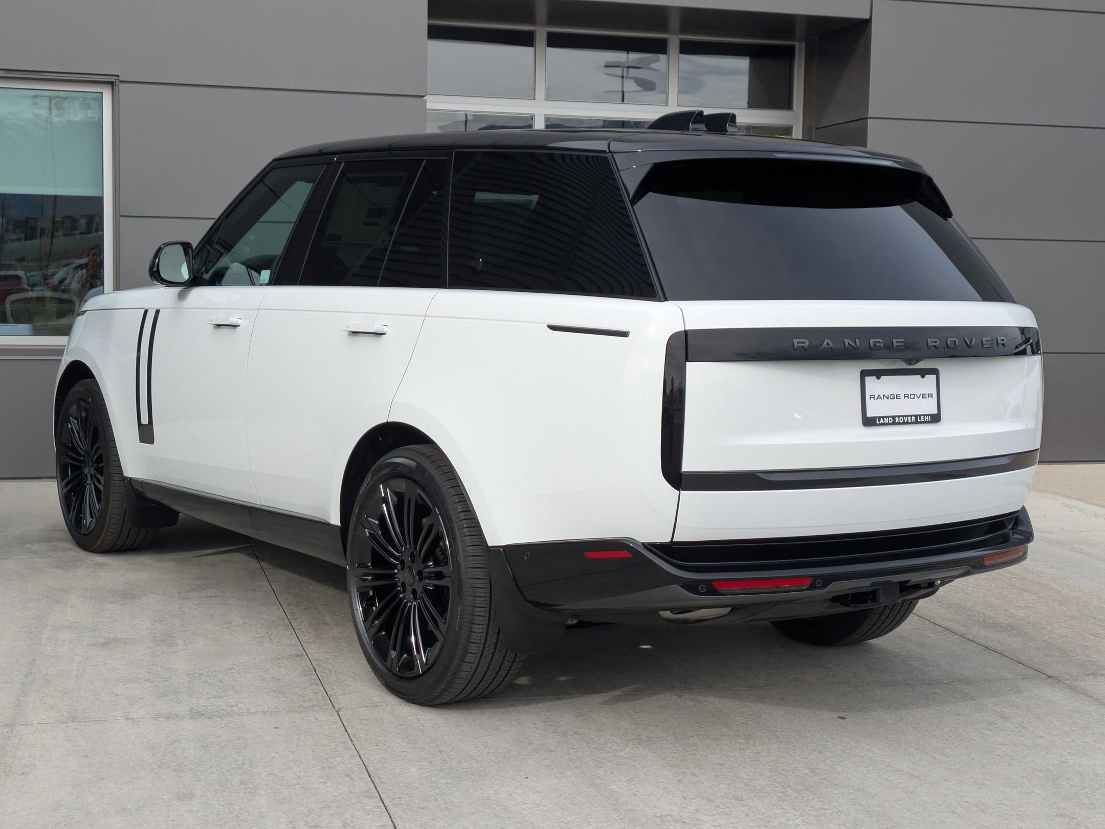 2026 Land Rover Range Rover SE - Photo 8