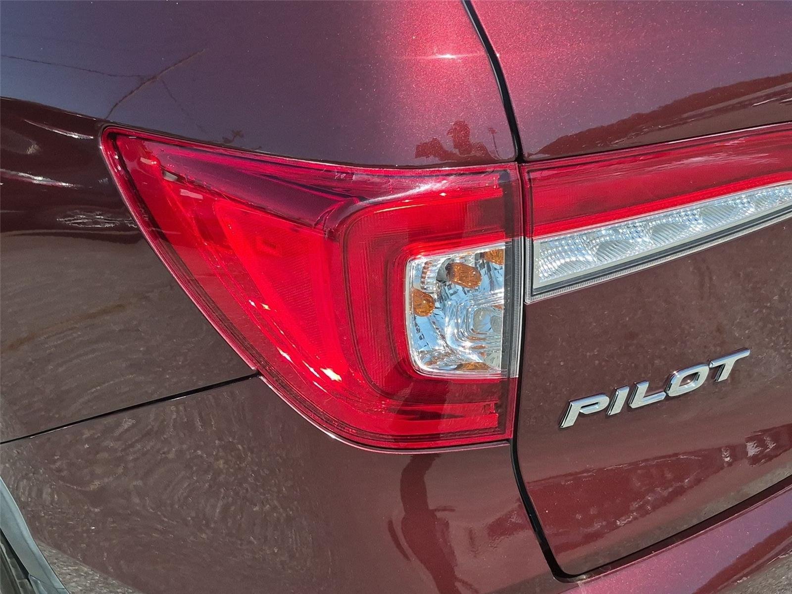Used 2022 DEEP SCARLET PEARL Honda SE image 12