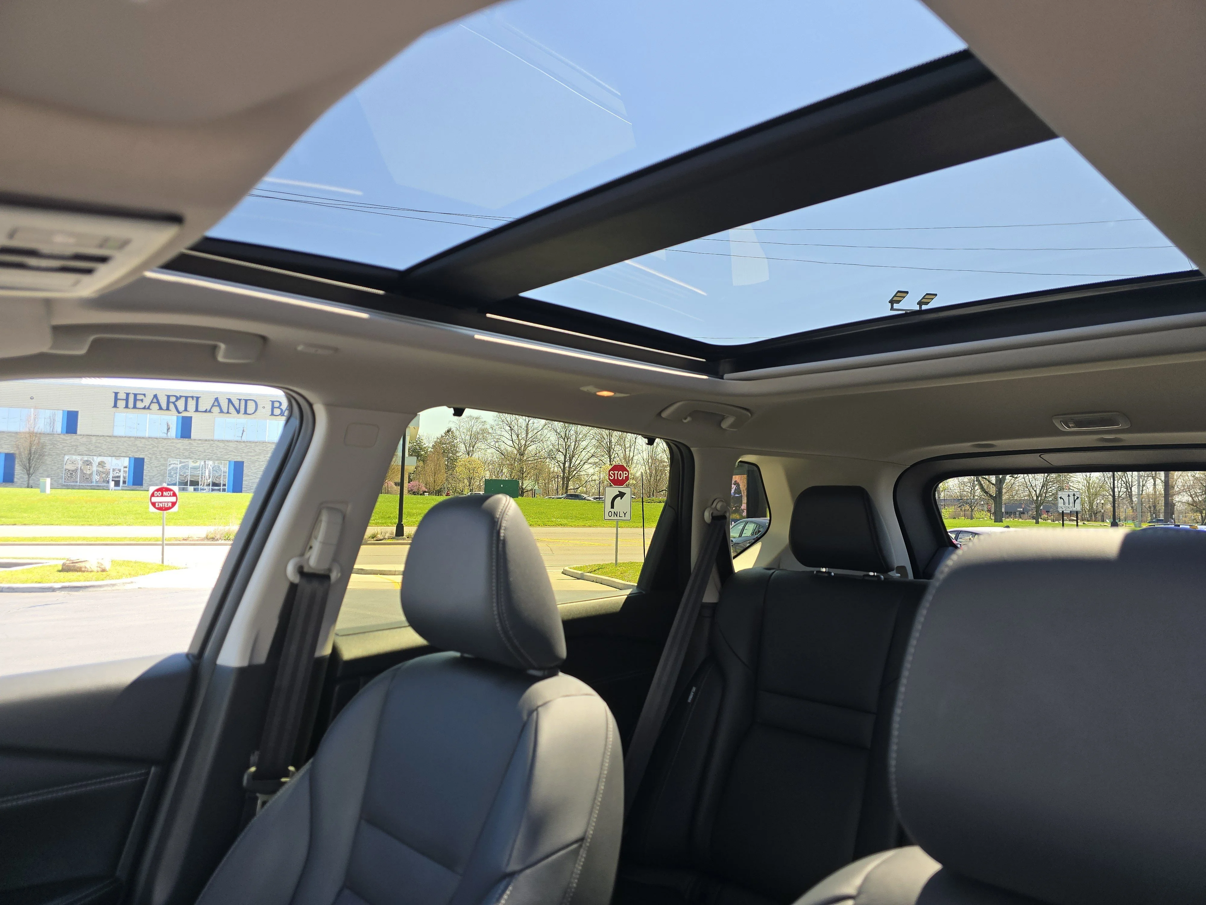 Used 2025 Champagne Silver Metallic/Super Black Nissan SL image 9