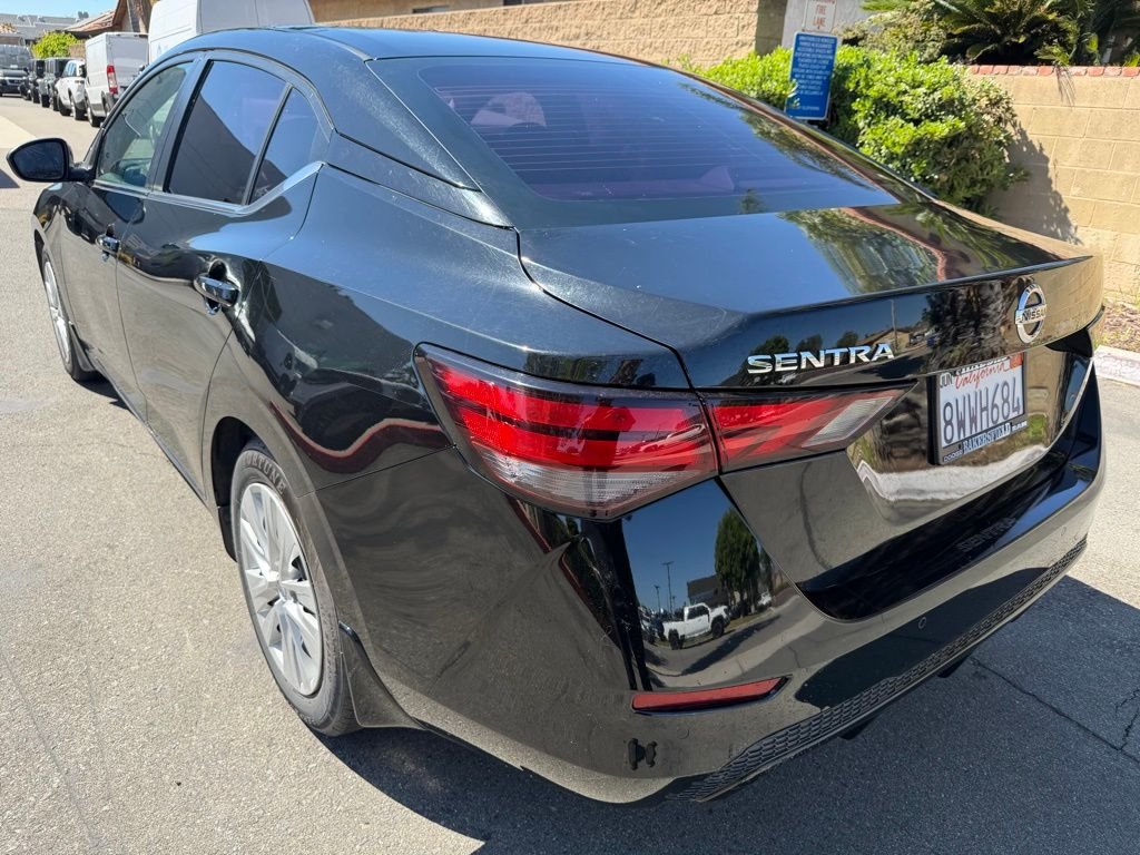 Used 2021 Black Nissan S image 7