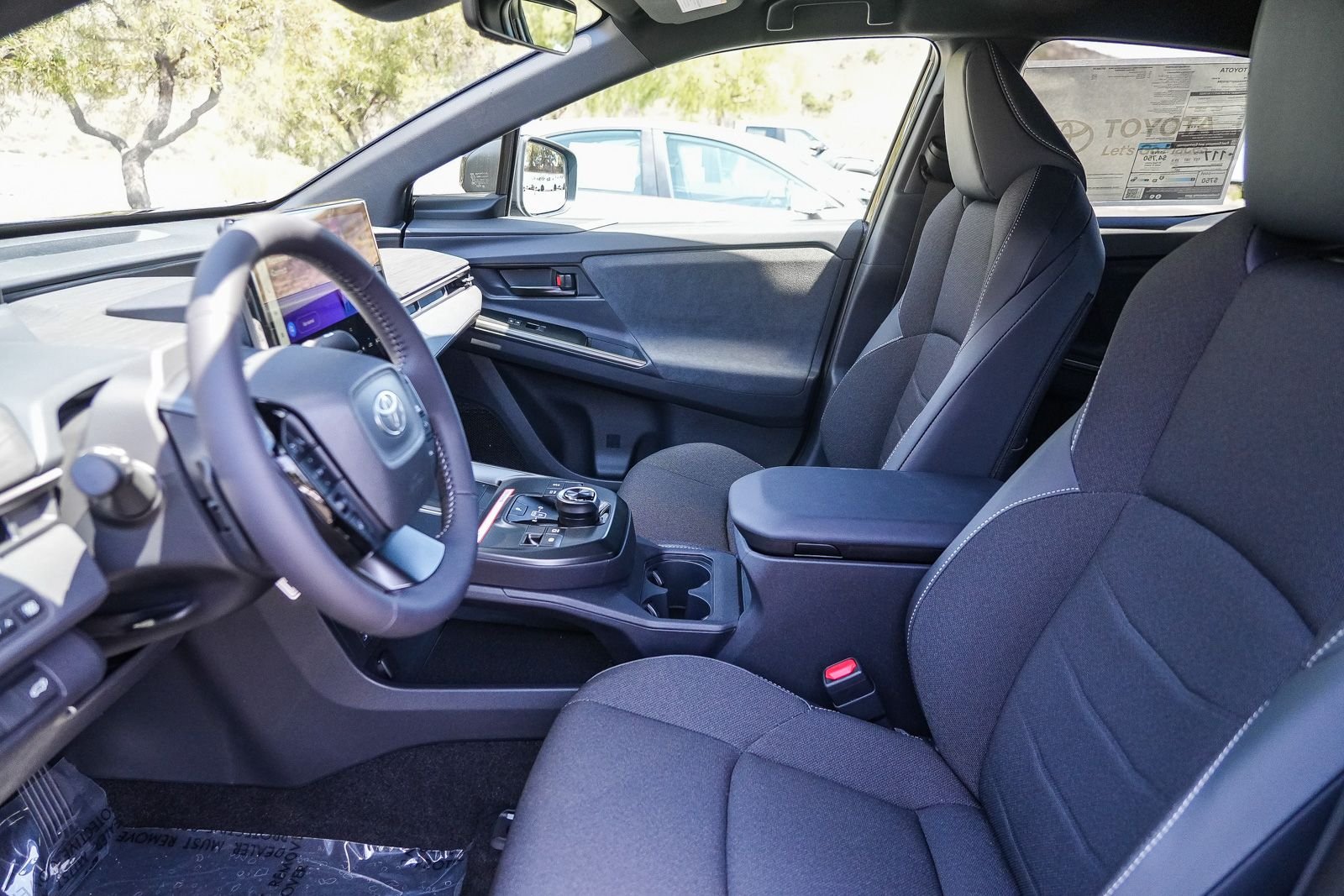 2026 Toyota C-HR SE - Photo 16