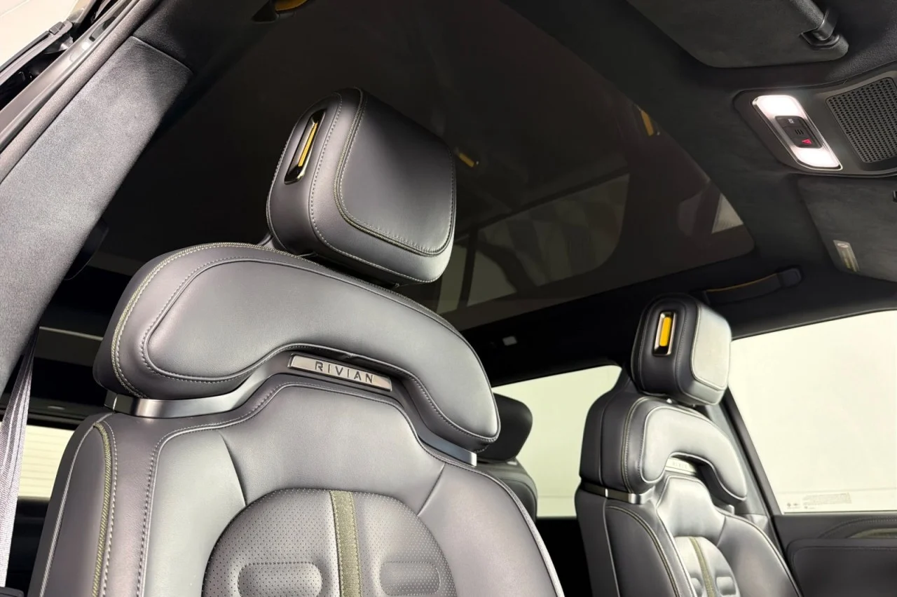 Used 2025 BLACK Rivian Adventure image 17