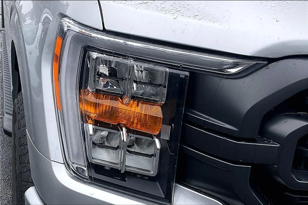 Used 2023 Silver Ford XLT image 28