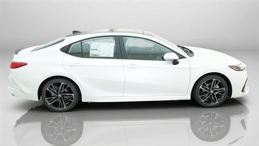 New 2027 Wind Chill Pearl <sup>1</sup> Toyota  XSE image 7