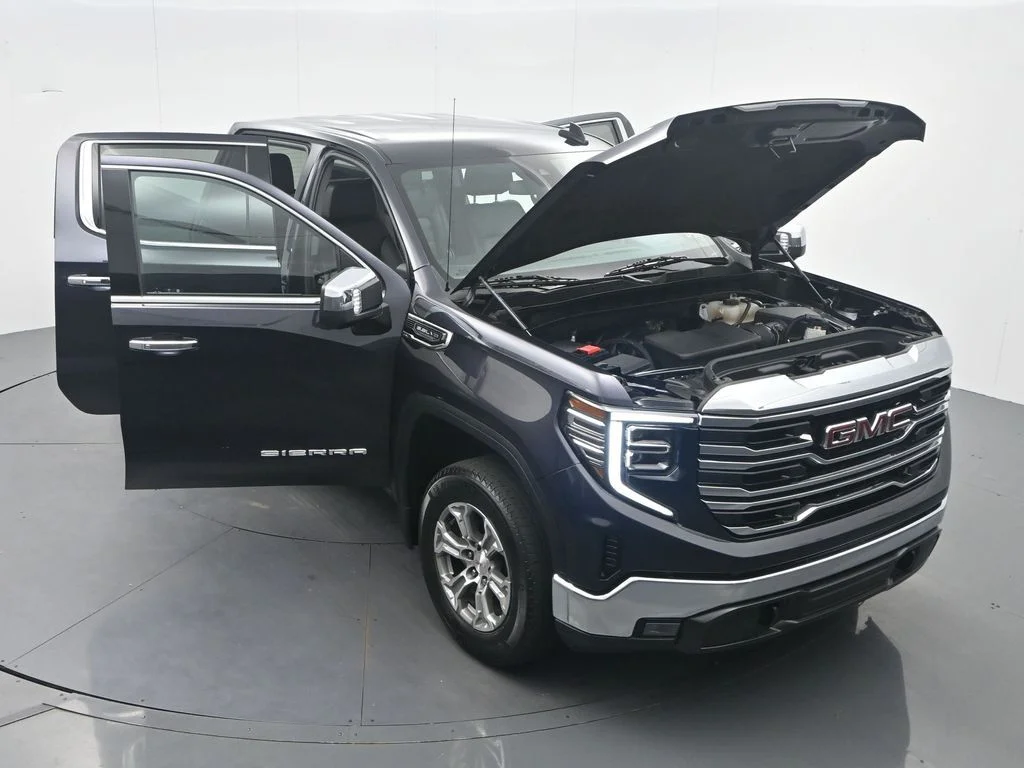 Used 2025 Silver GMC SLT image 46