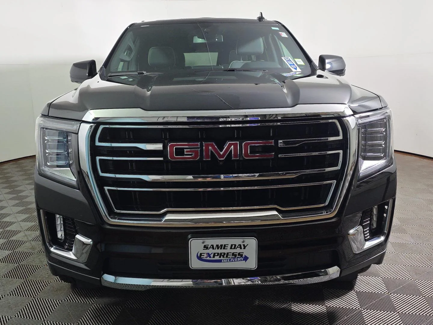 Used 2024 Onyx Black GMC SLT image 8