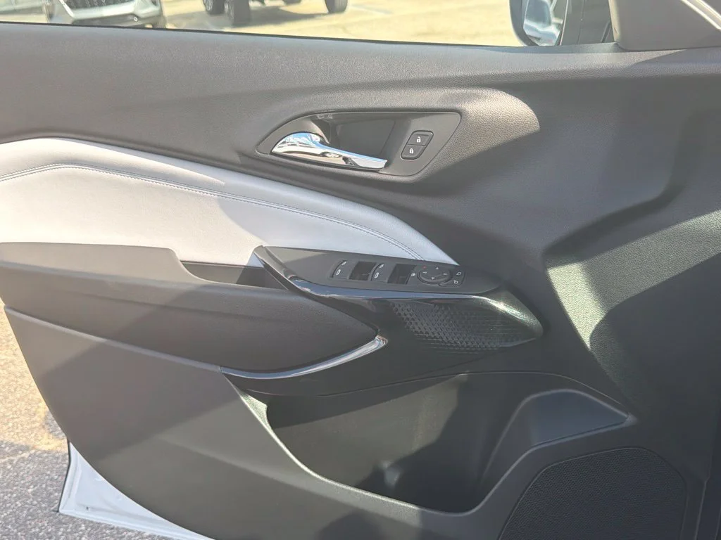 New 2026 Summit White Chevrolet LT image 28