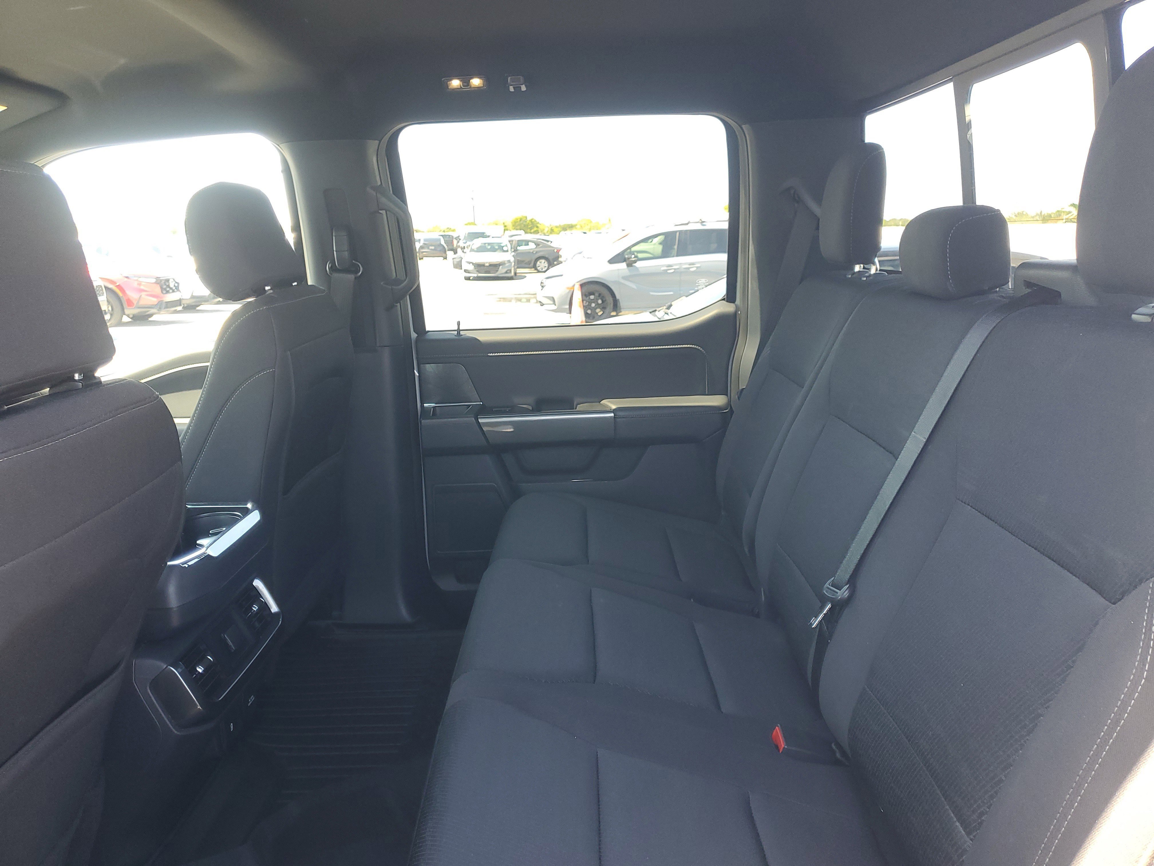Used 2023 Avalanche Ford XLT image 9