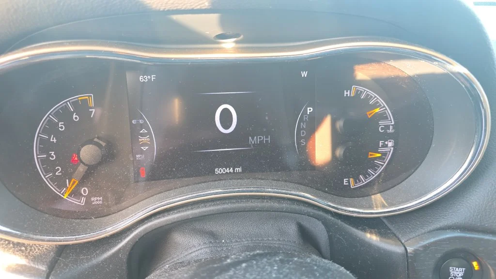 Used 2015 White/off-white Jeep Laredo image 17