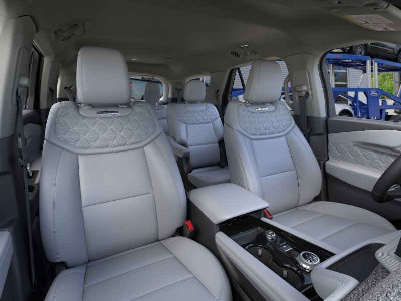 New 2026 Star White Metallic Tri-Coat Ford Platinum image 18