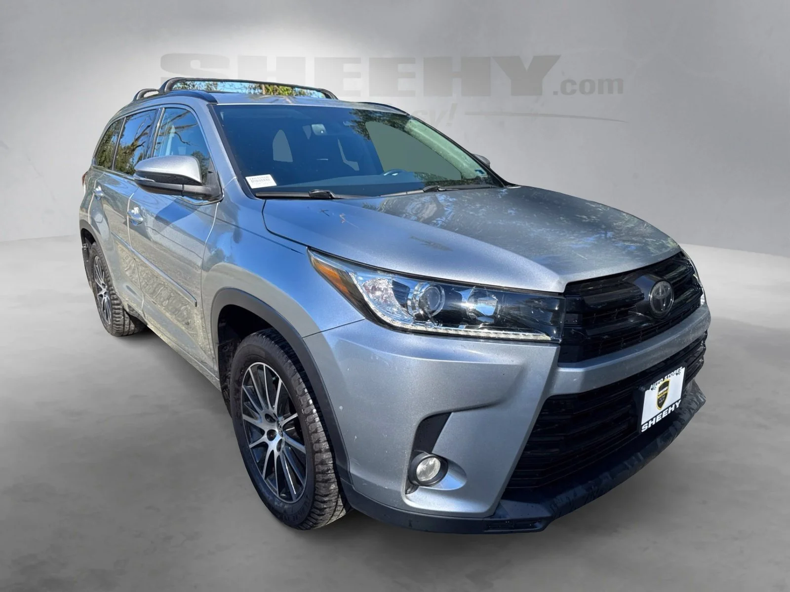 Used 2017 Toyota Highlander SE with VIN 5TDJZRFH3HS476036 for sale in Warrenton, VA