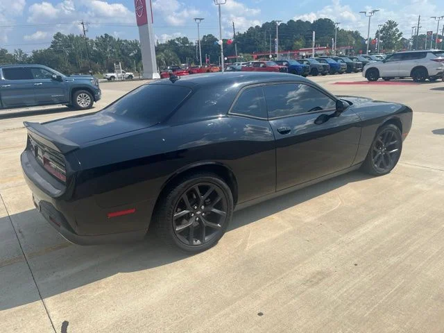 Used 2021 Black Dodge SXT image 3
