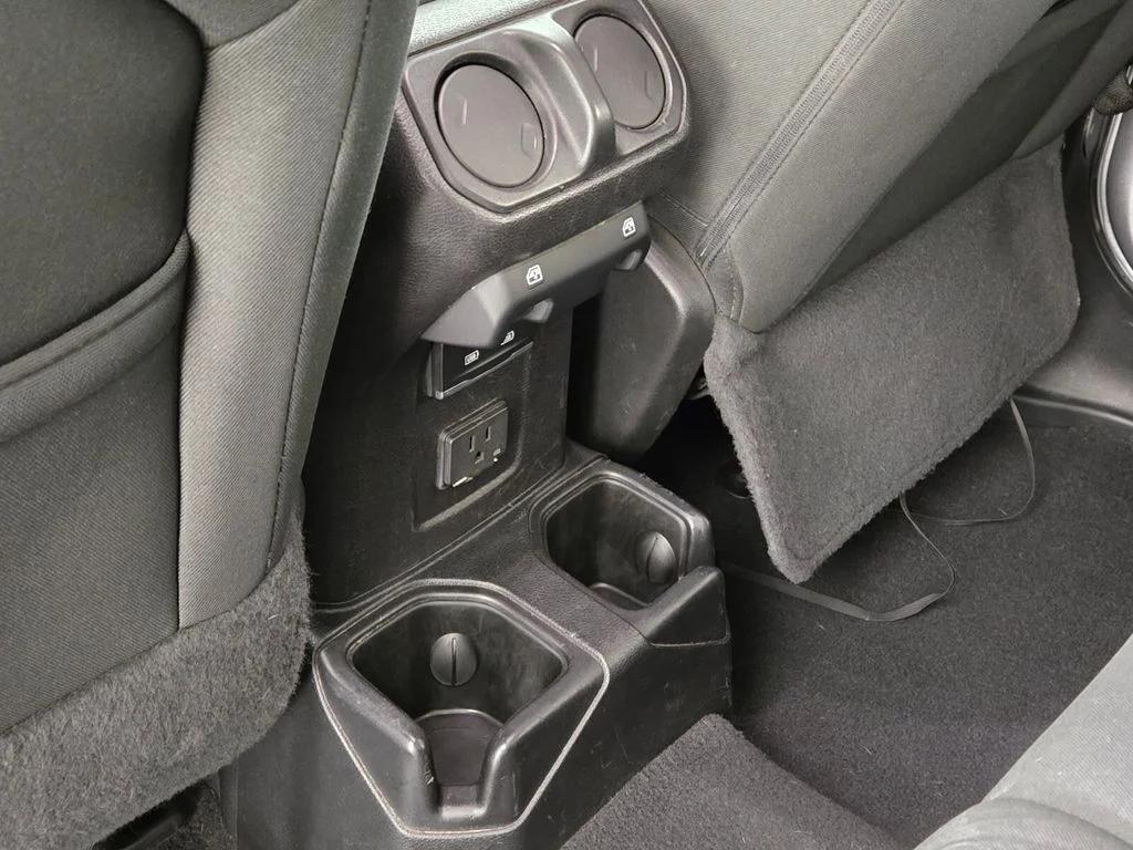 Used 2021 Silver Jeep Unlimited Sahara image 18