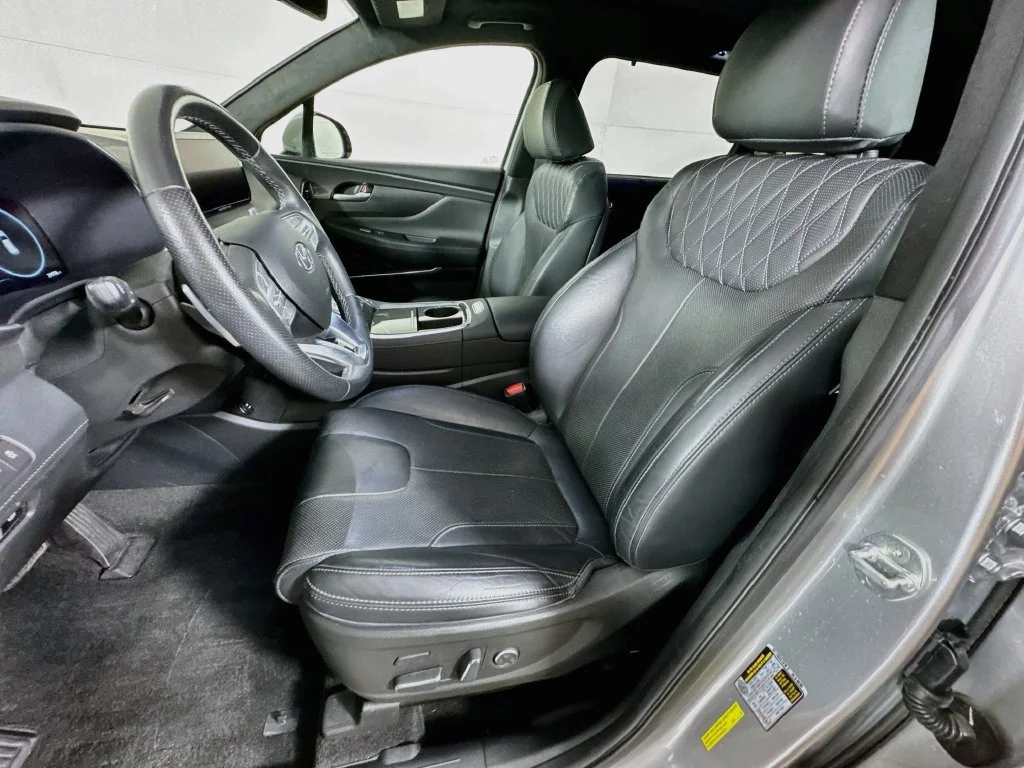 Used 2023 Silver Hyundai Calligraphy image 25