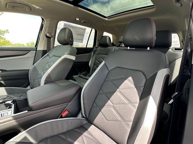 New 2026 Deep Black Pearl Volkswagen 2.0T Peak Edition image 26