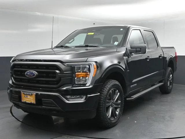 Certified Used 2023 Agate Black Metallic Ford XLT image 3