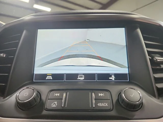 Used 2023 White GMC AT4 image 30