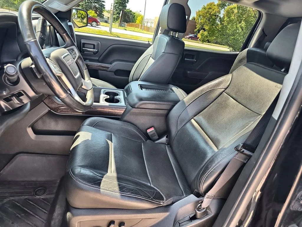 Used 2018 Black GMC SLT image 20