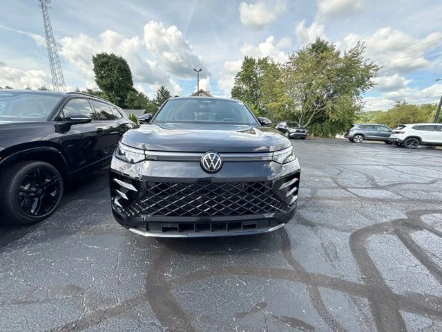New 2026 Deep Black Pearl Volkswagen 2.0T SE R-Line Black image 2