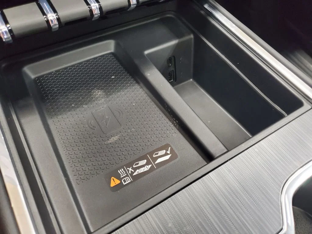 New 2026 Sterling Metallic GMC Elevation image 25