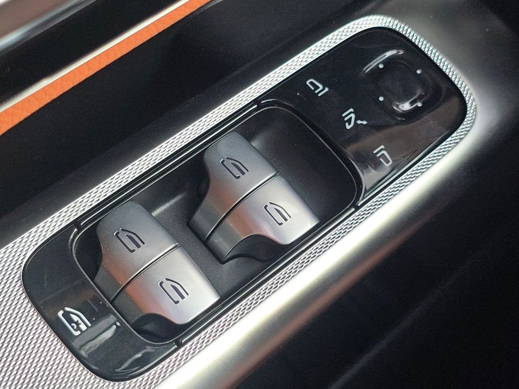 New 2027 Graphite Grey Metallic Mercedes-Benz GLC 300 image 28