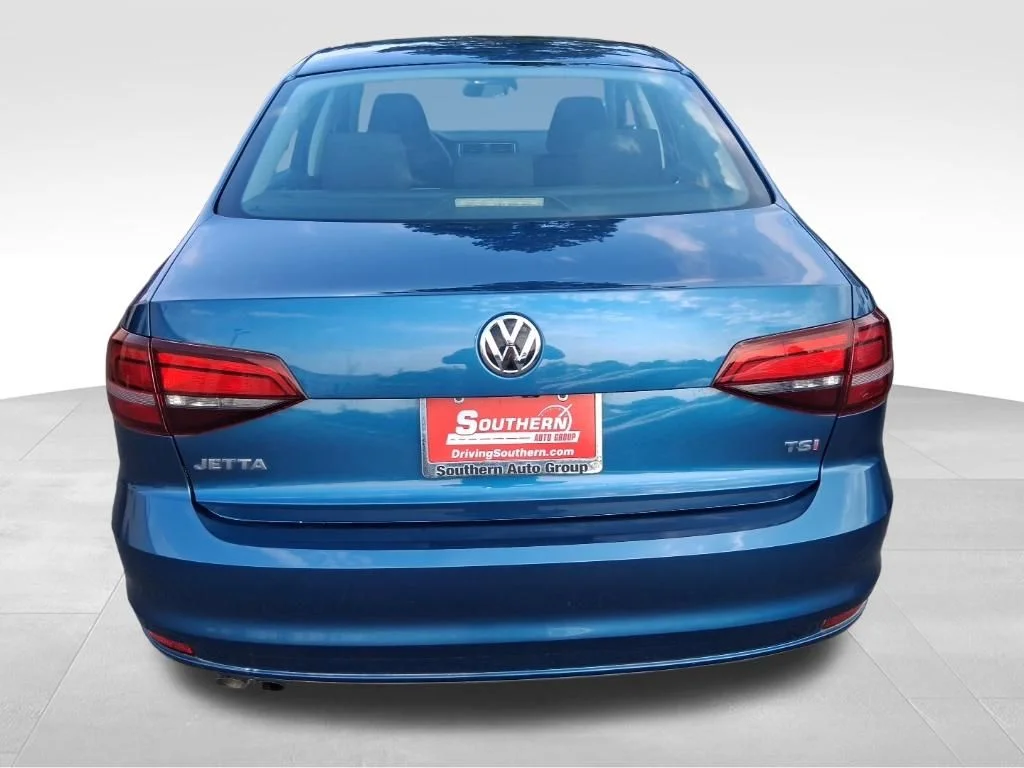 Used 2017 Blue Volkswagen 1.4T S image 5