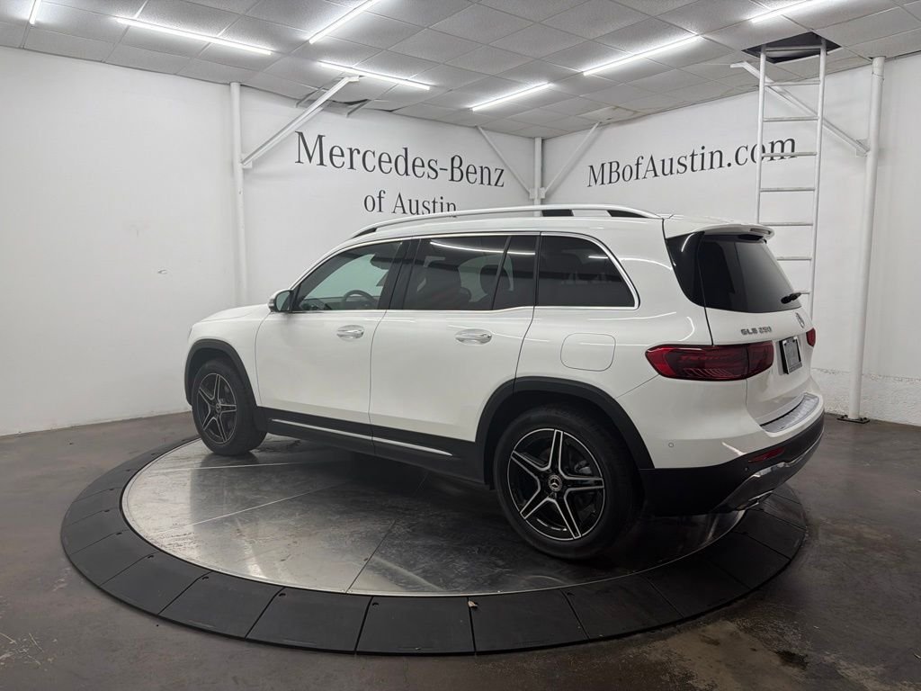 New 2026 Polar White Mercedes-Benz GLB 250 image 5