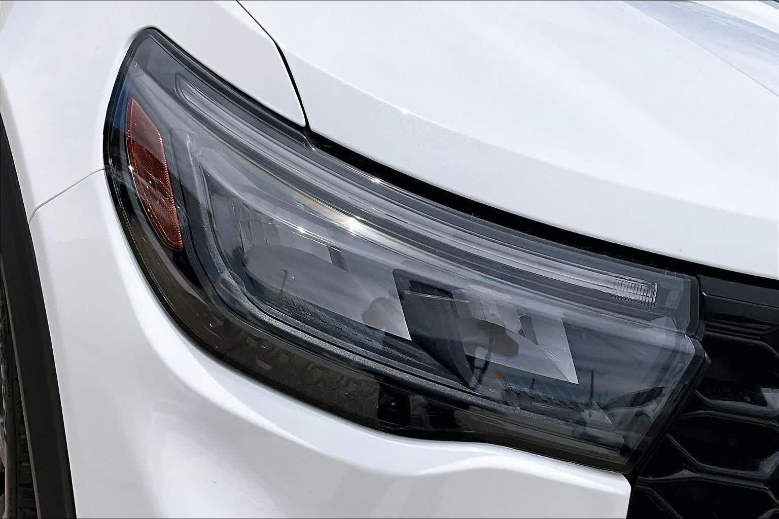 Used 2025 Star White Metallic Tri-Coat Ford ST image 27