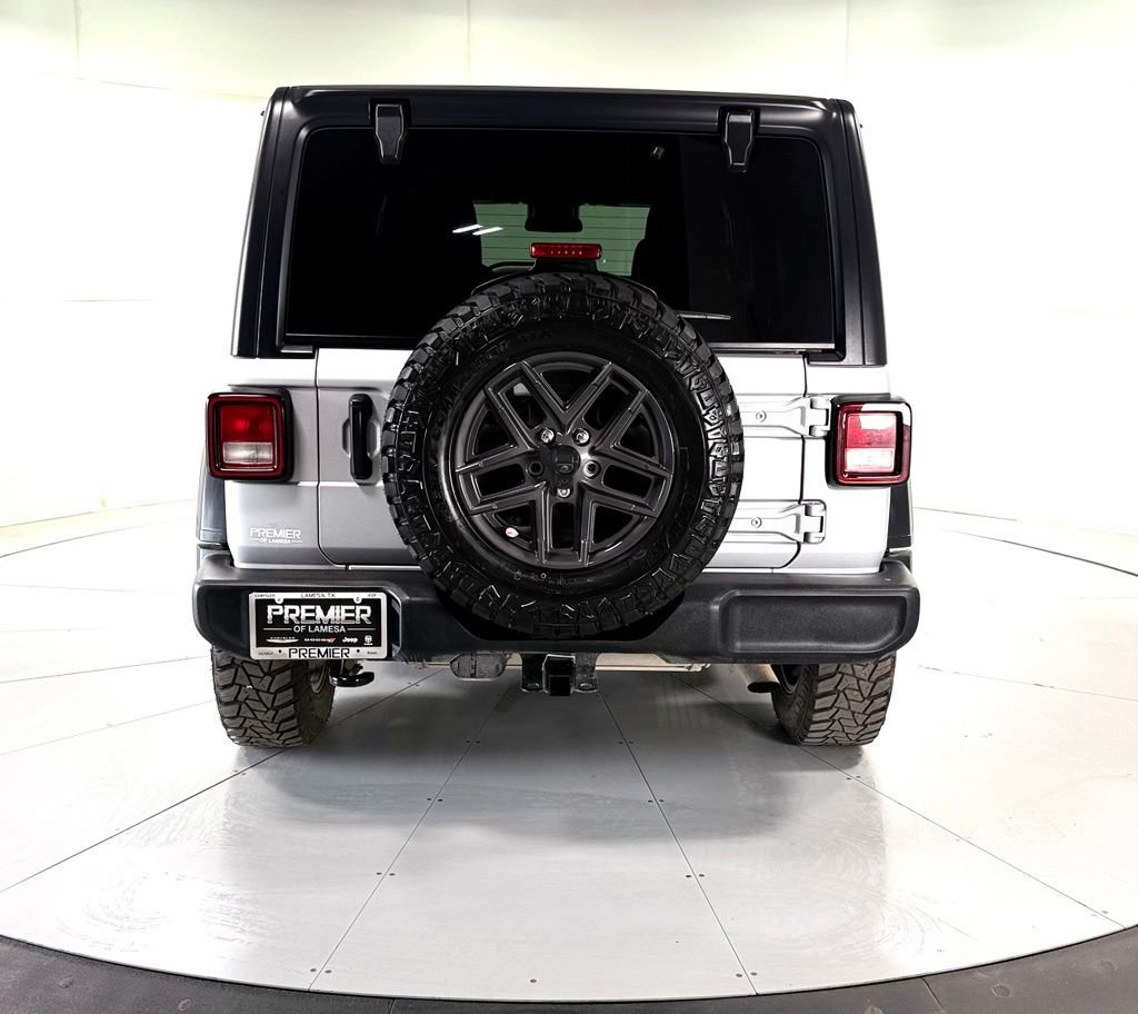 Used 2024 Silver Jeep Sport S image 5
