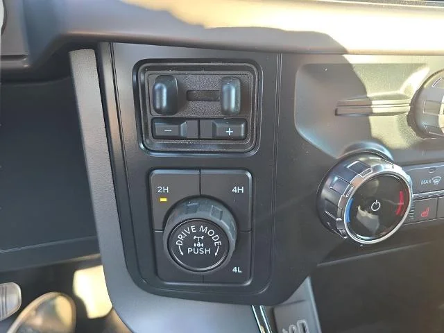 2025 Ford F-150 XLT - Photo 18