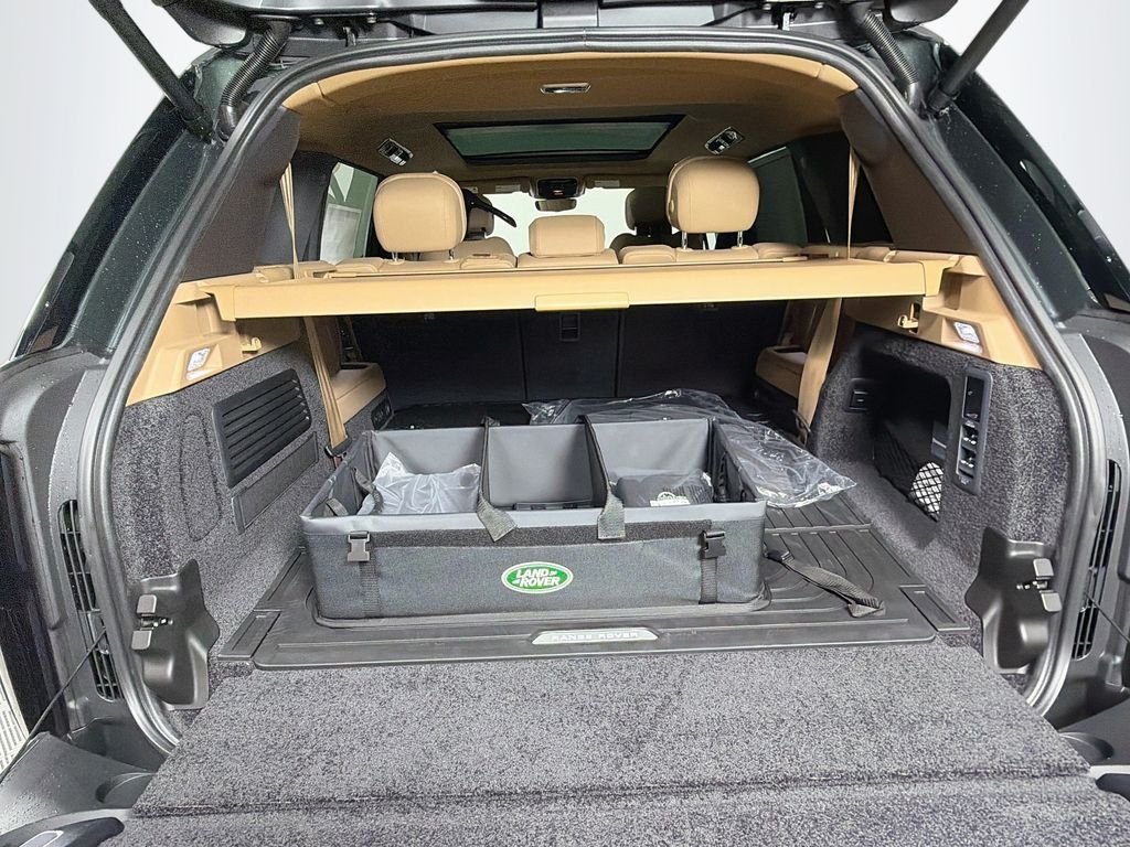 New 2026 Belgravia Green Land Rover SE LWB 7-Seats / V8 image 28