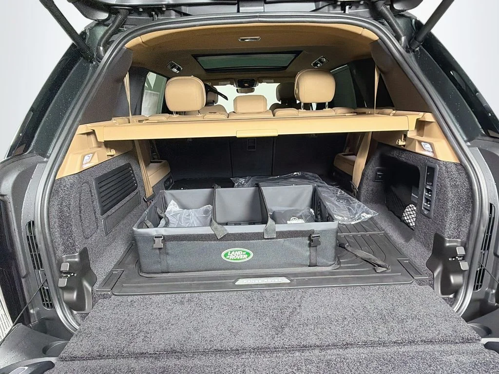 New 2026 Belgravia Green Land Rover SE LWB 7-Seats / V8 image 28