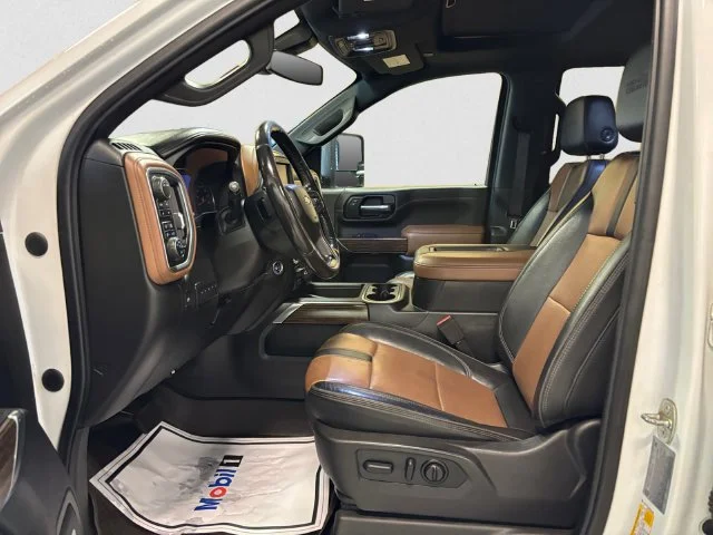 Used 2022 White Chevrolet High Country image 10