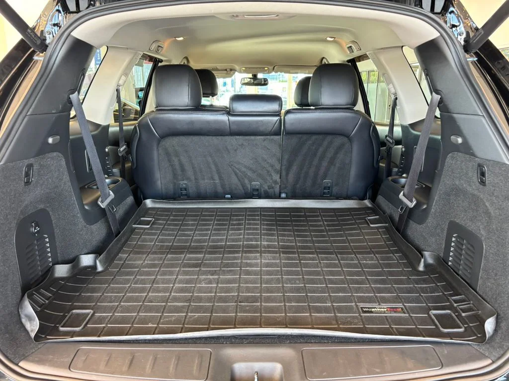 Used 2019 Black Nissan SL image 37