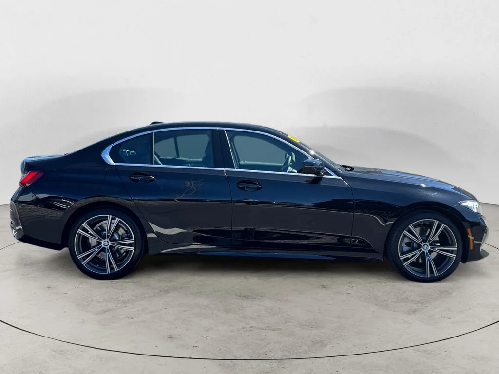 2024 BMW 3 Series 330i - Photo 8