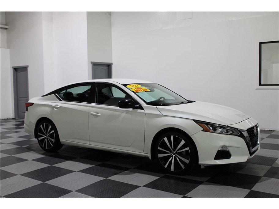 2022 Nissan Altima SR
