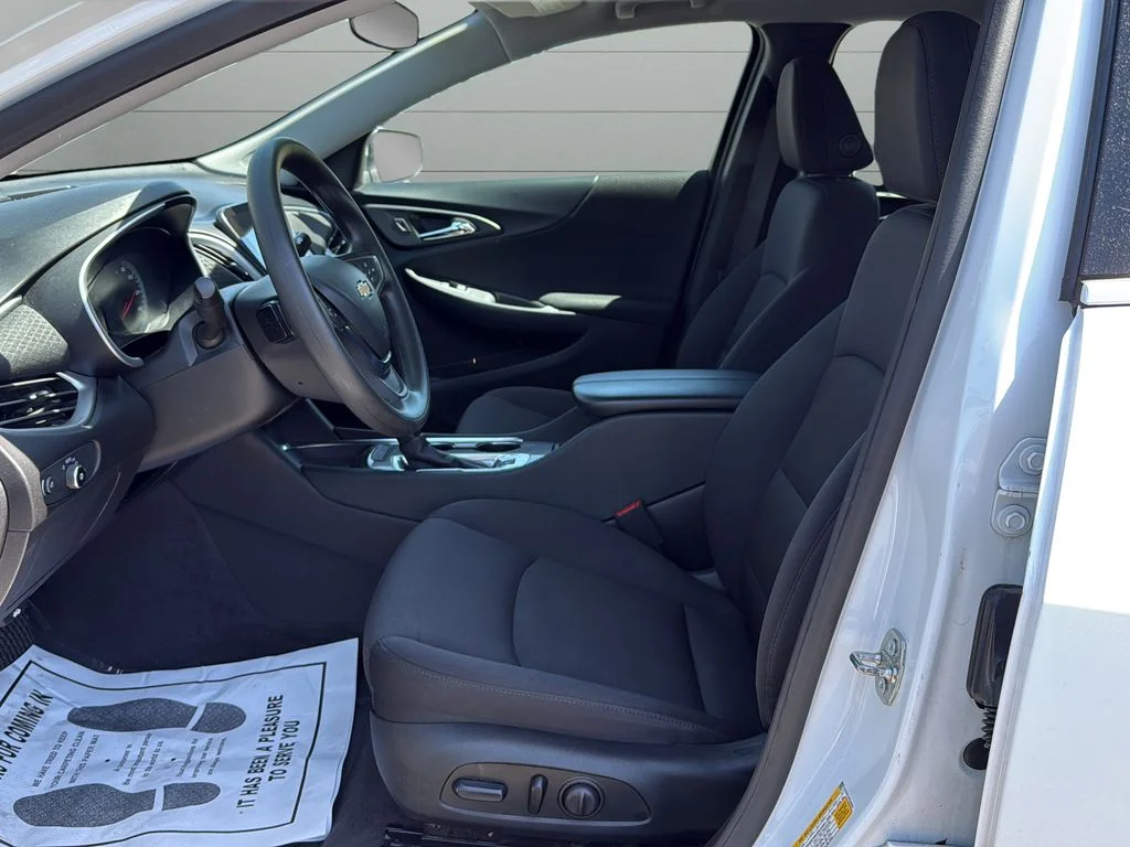 Used 2023 White Chevrolet LT image 10