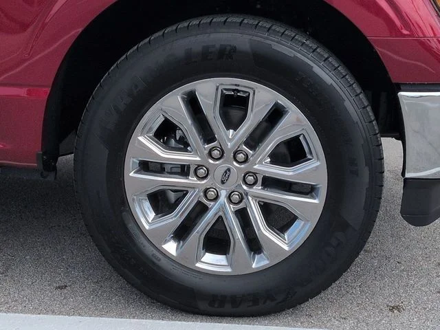 New 2026 Ruby Red Metallic Tinted Clearcoat Ford XLT image 11