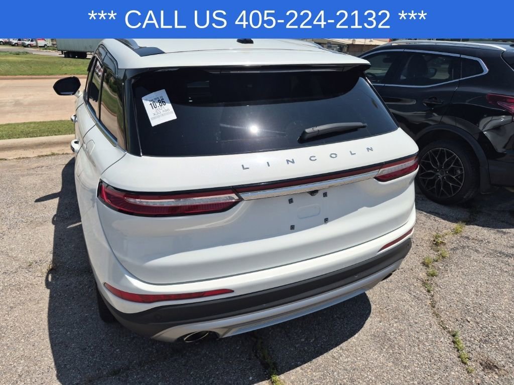Used 2021 White Lincoln Standard image 8