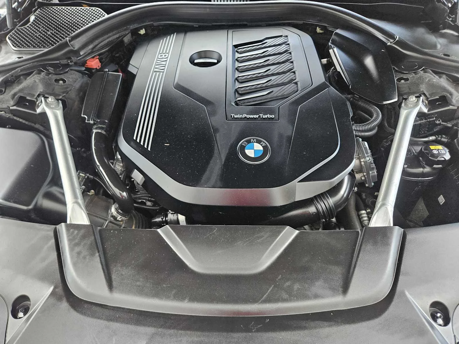 Used 2021 Dark Graphite Metallic BMW 740i xDrive image 23