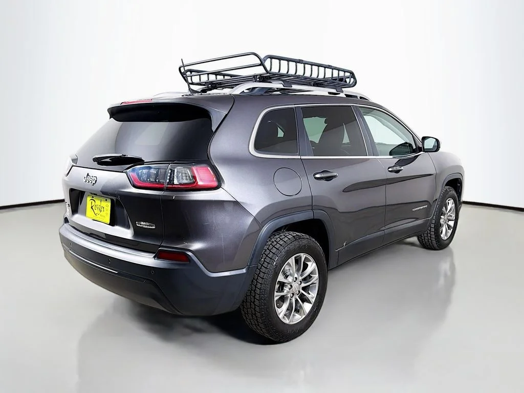 Used 2019 Gray Jeep Latitude Plus image 6
