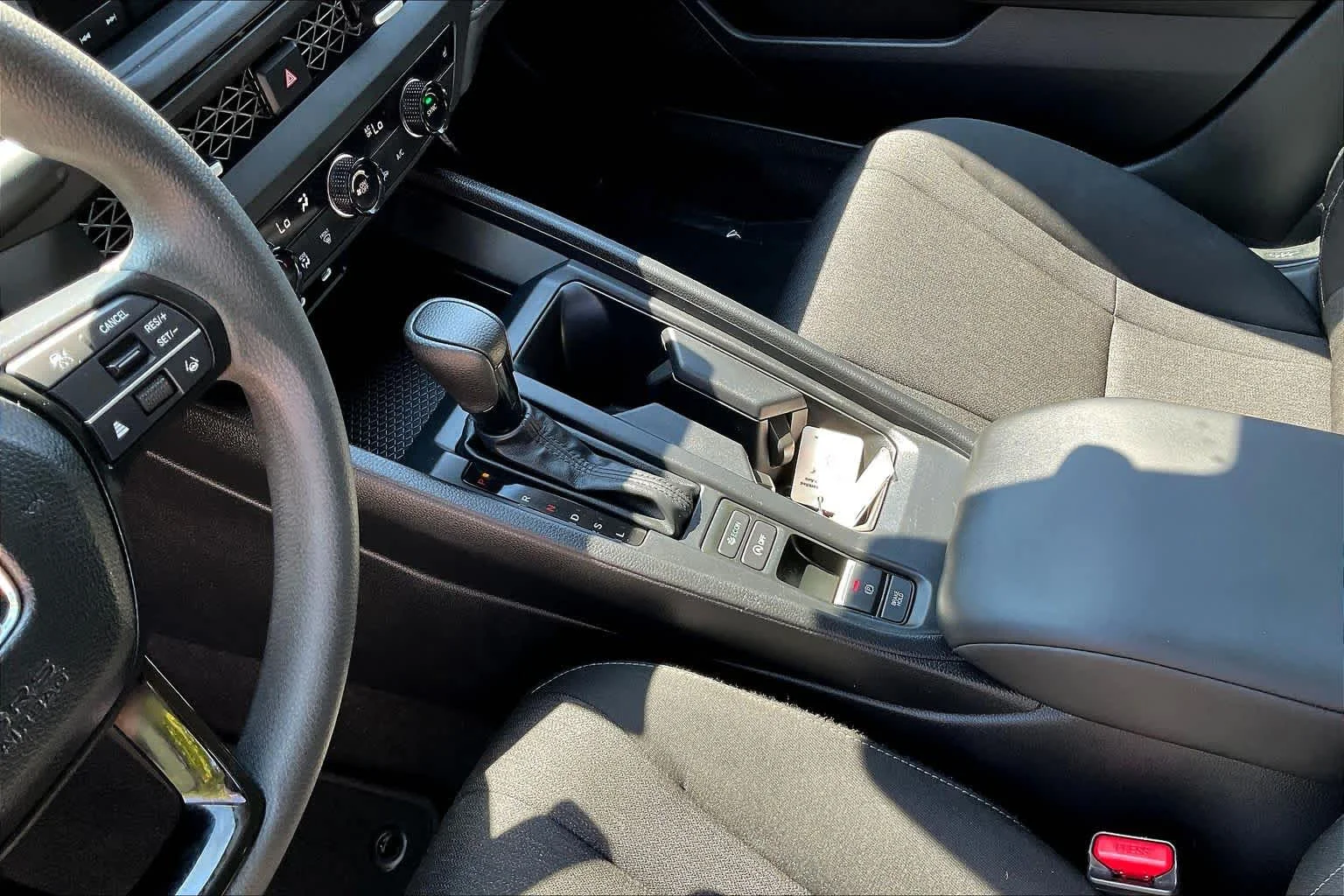 Used 2025 Meteorite Gray Metallic Honda SE image 17