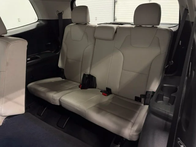 Used 2022 Black Kia EX image 33