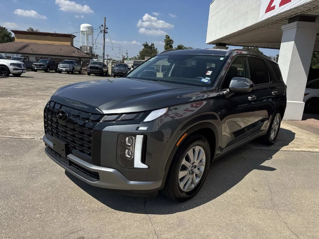Used 2025 Gray Hyundai SEL image 3