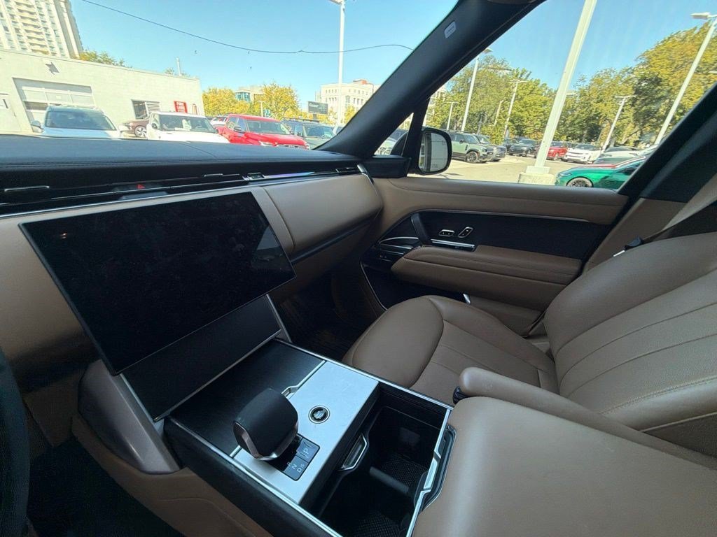 Used 2025 Carpathian Gray Premium Metallic Land Rover SE image 13