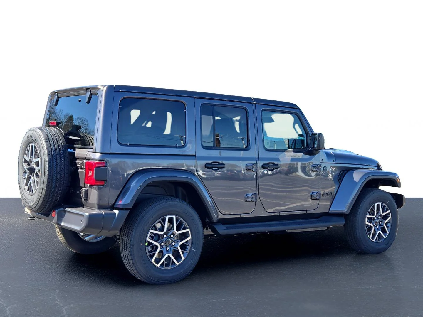 New 2026 Granite Crystal Metallic Clearcoat Jeep Sahara image 7