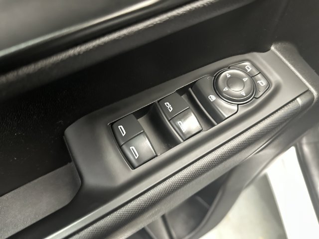 Used 2022 Silver Chevrolet Custom image 18